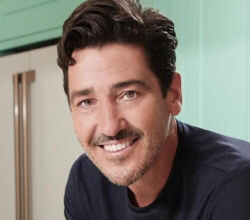 Jonathan Knight Bio, Farmhouse Fixer: Camp Revamp, Height, Age, Family, Spouse, Farmhouse Fixer, New Kids on the Block, and Net Worth